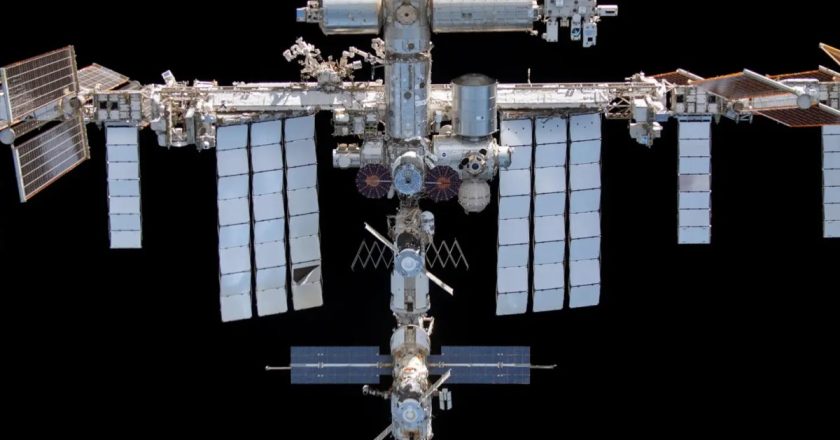 NASA and Roscosmos disagree on cause and severity of ISS air leak